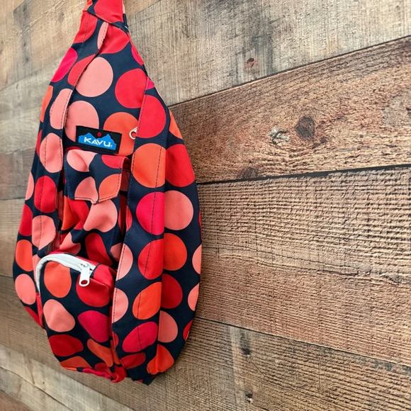 NWOT KAVU One Of A Kind “Got Dots” Rope Sling Bag - Picture 2 of 10